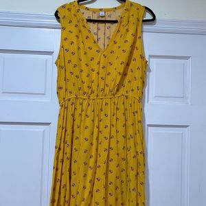 An Old Navy yellow dress